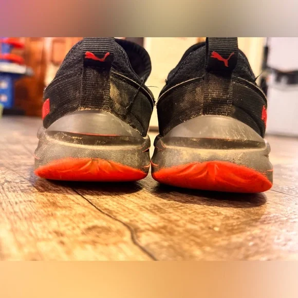 Puma Black and Red Athletic Shoes - Kids / Boys sneakers size 13c - Picture 3 of 9